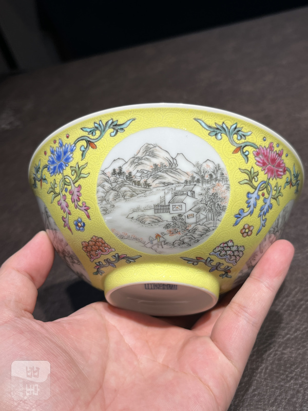 清道光 洋彩黄地轧道开光山水瓷碗一对 - 图16